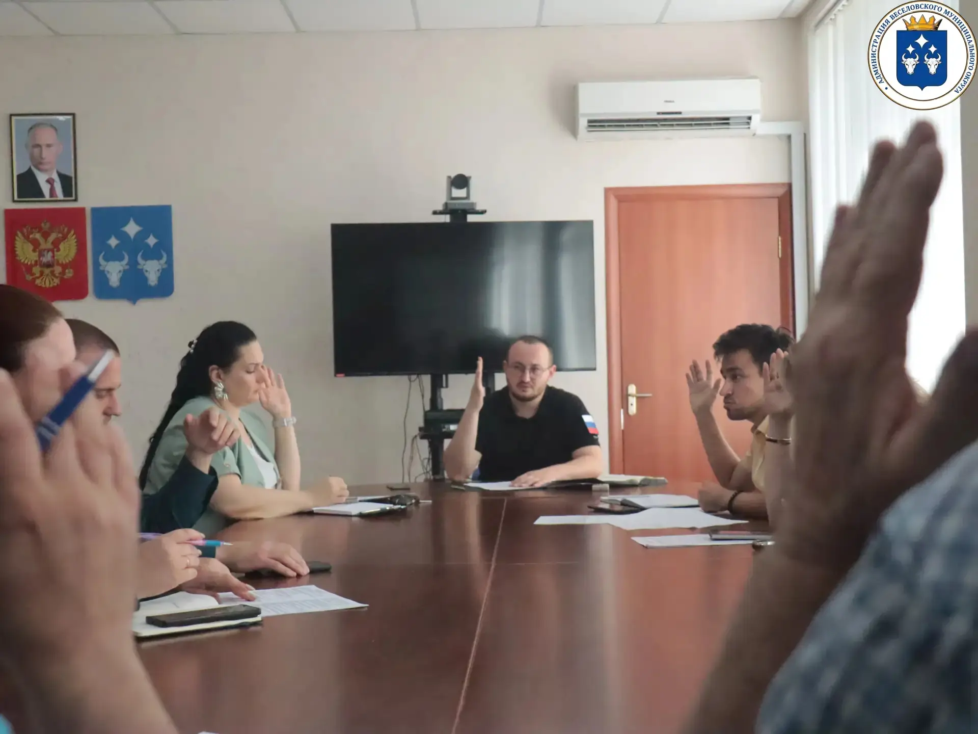 В Администрации Веселовского муниципального округа прошло заседание Комиссии по предупреждению и ликвидации чрезвычайных ситуаций и обеспечению пожарной безопасности.